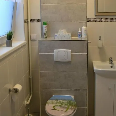 Vakantiehuis Lilja Mit Garten, Kamin Und Pool *