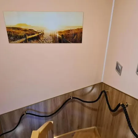 Lilja Mit Garten, Kamin Und Pool Сasa de vacaciones