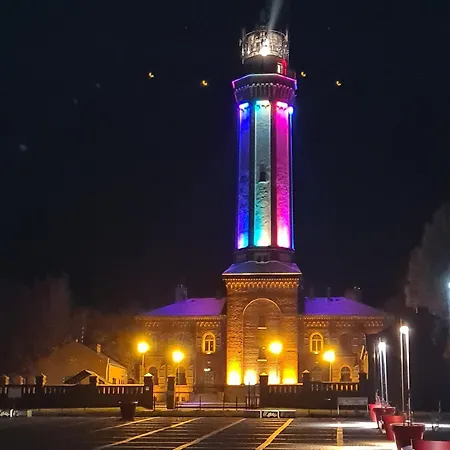 Lilja Mit Garten, Kamin Und Pool * Trzęsacz