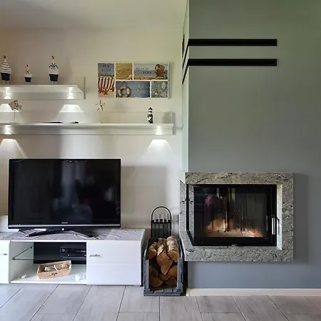 Lilja Mit Garten, Kamin Und Pool * Trzęsacz