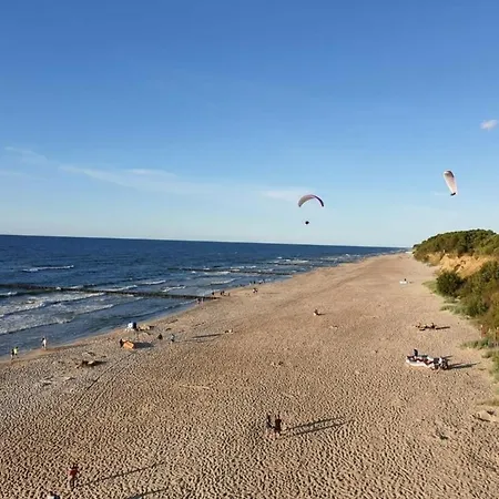 Lilja Mit Garten, Kamin Und Pool