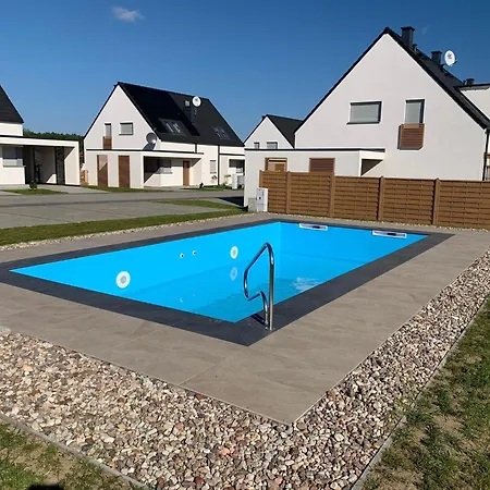 Сasa de vacaciones Lilja Mit Garten, Kamin Und Pool Trzęsacz