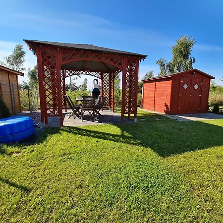 Lilja Mit Garten, Kamin Und Pool *