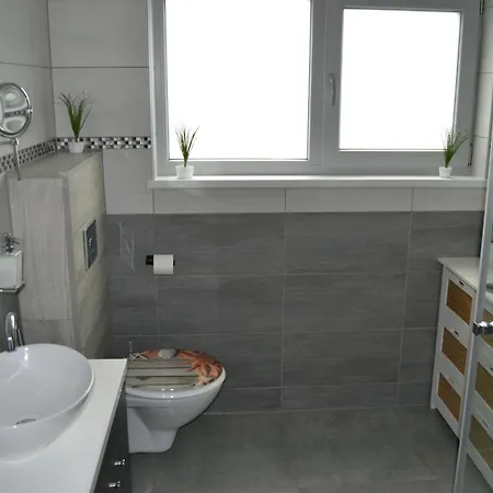 Lilja Mit Garten, Kamin Und Pool Vakantiehuis Trzęsacz