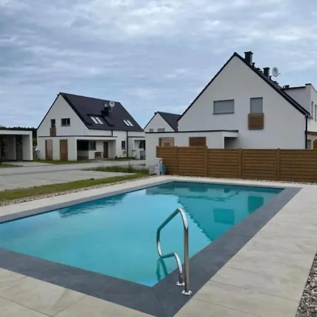 Lilja Mit Garten, Kamin Und Pool Casa de Férias Trzęsacz