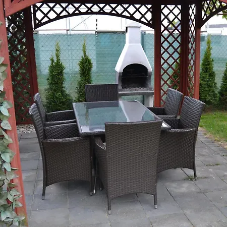 Lilja Mit Garten, Kamin Und Pool Casa de Férias