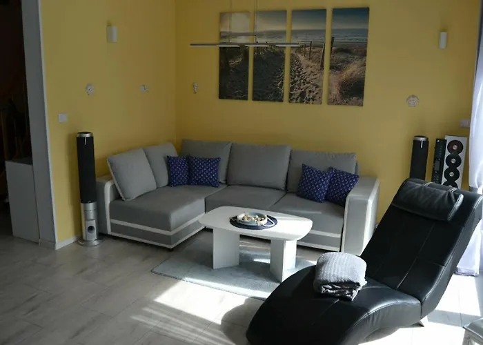 Lilja Mit Garten, Kamin Und Pool * Trzęsacz