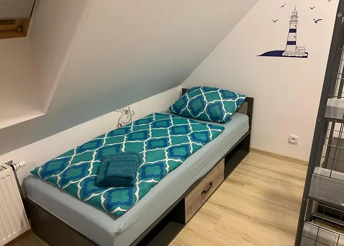 Feriehus Lilja Mit Garten, Kamin Und Pool