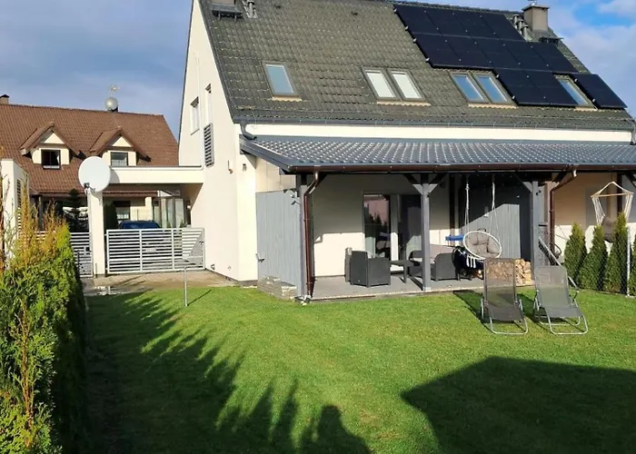 Lilja Mit Garten, Kamin Und Pool Feriehus *